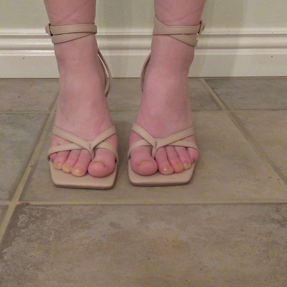 Nude Square Toe Calvin Klein Mini Heel size 7 - Picture 3 of 7